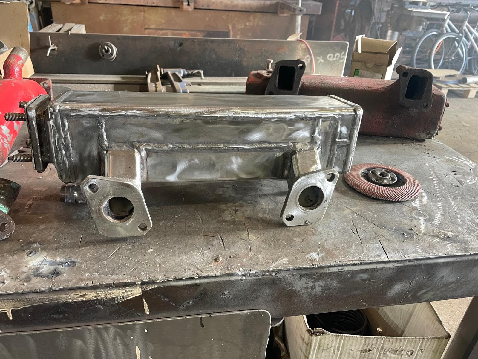 Fabricación de componentes de acero inoxidable para embarcaciones